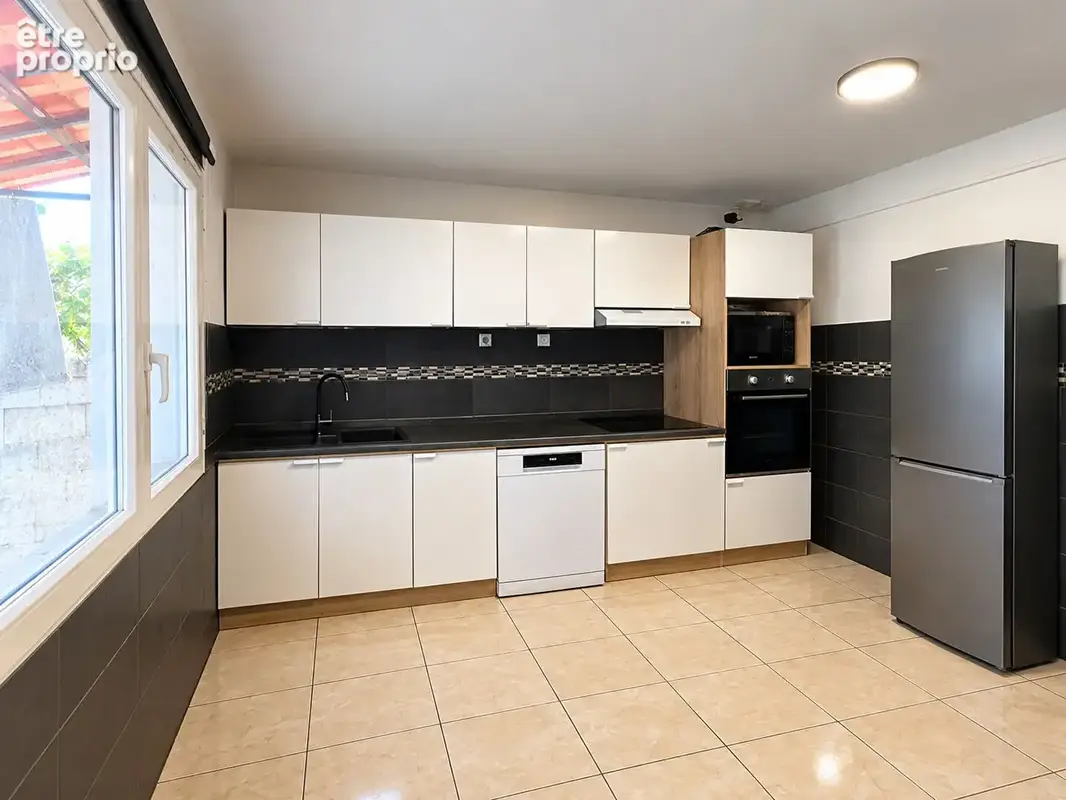 Maison T3 avec cour au coeur du village - photo 2