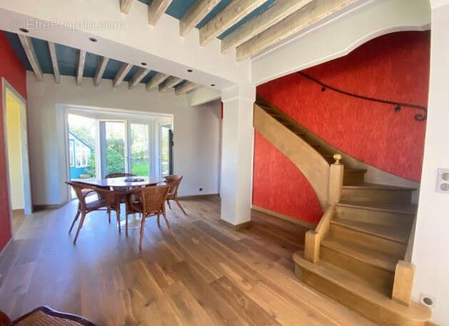 Maison de charme de 79,21 m2 habitables et de 88 m2 au sol avec cheminee, dependance/serre de 12m2 et jardin - photo 6
