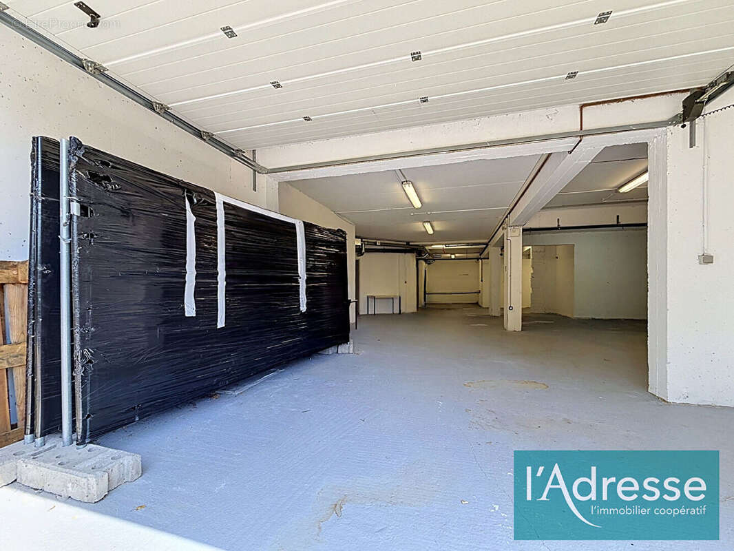 Entrepôt avec bureaux climatisés - 228 m² - Secteur Finosello - photo 8