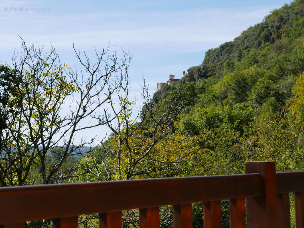 Maison à BEYNAC-ET-CAZENAC