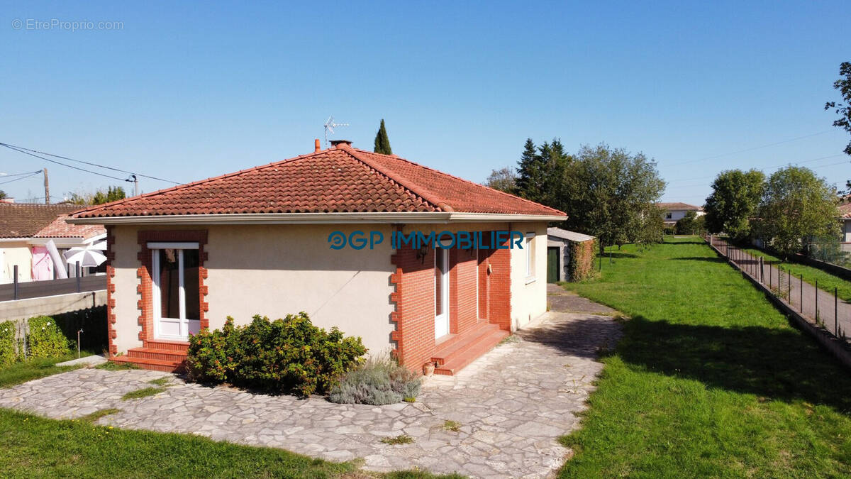 Maison à LA SALVETAT-SAINT-GILLES