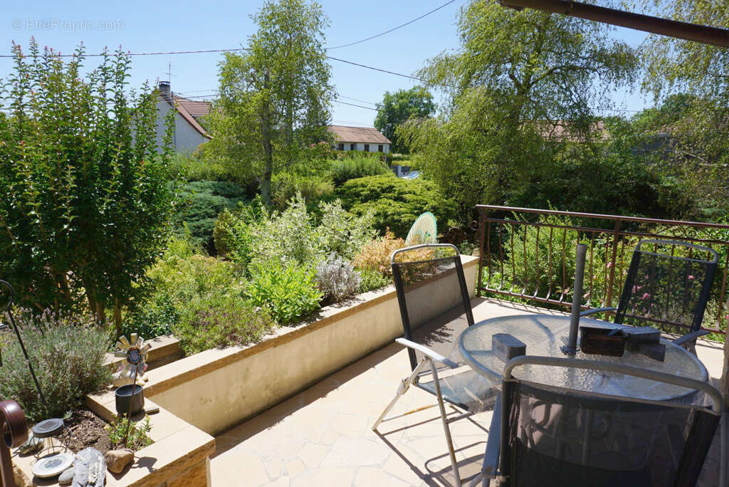 Belle maison familiale de 196 m2 avec dépendances et agréable terrain - photo 13