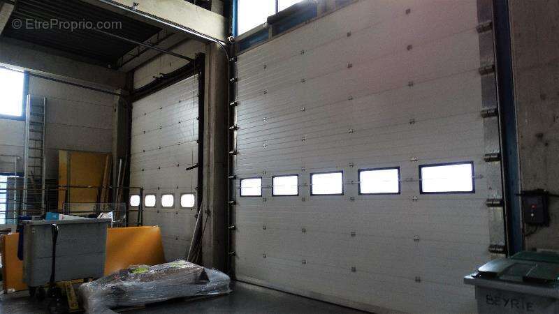 1253 m² à Bourg-De-Peage  - photo 2