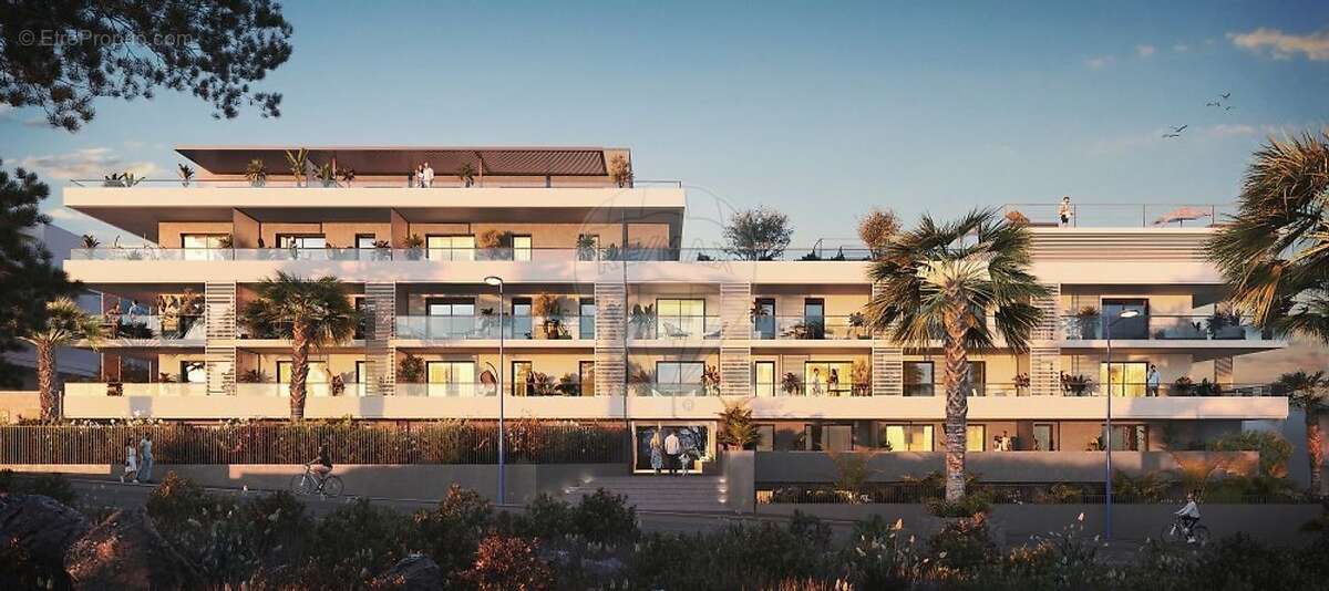 Appartement à VILLENEUVE-LOUBET