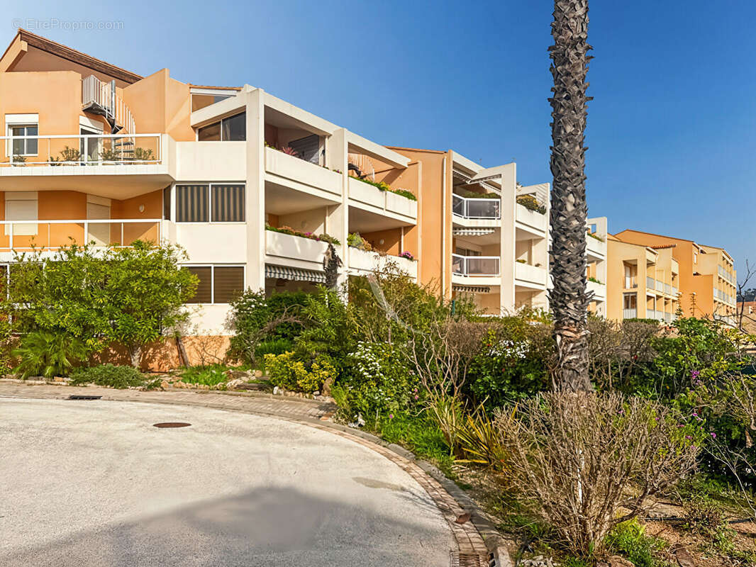 Appartement à CARQUEIRANNE
