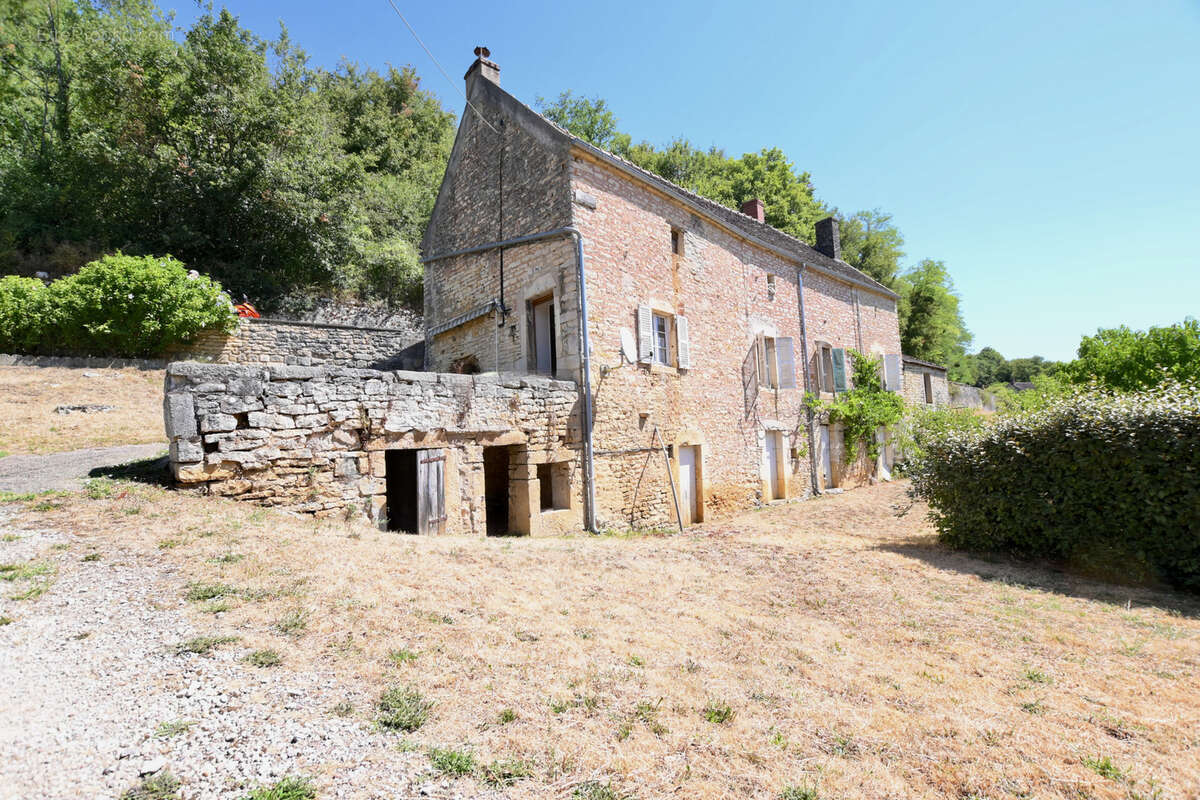 Corps de ferme près de Vézelay - photo 2