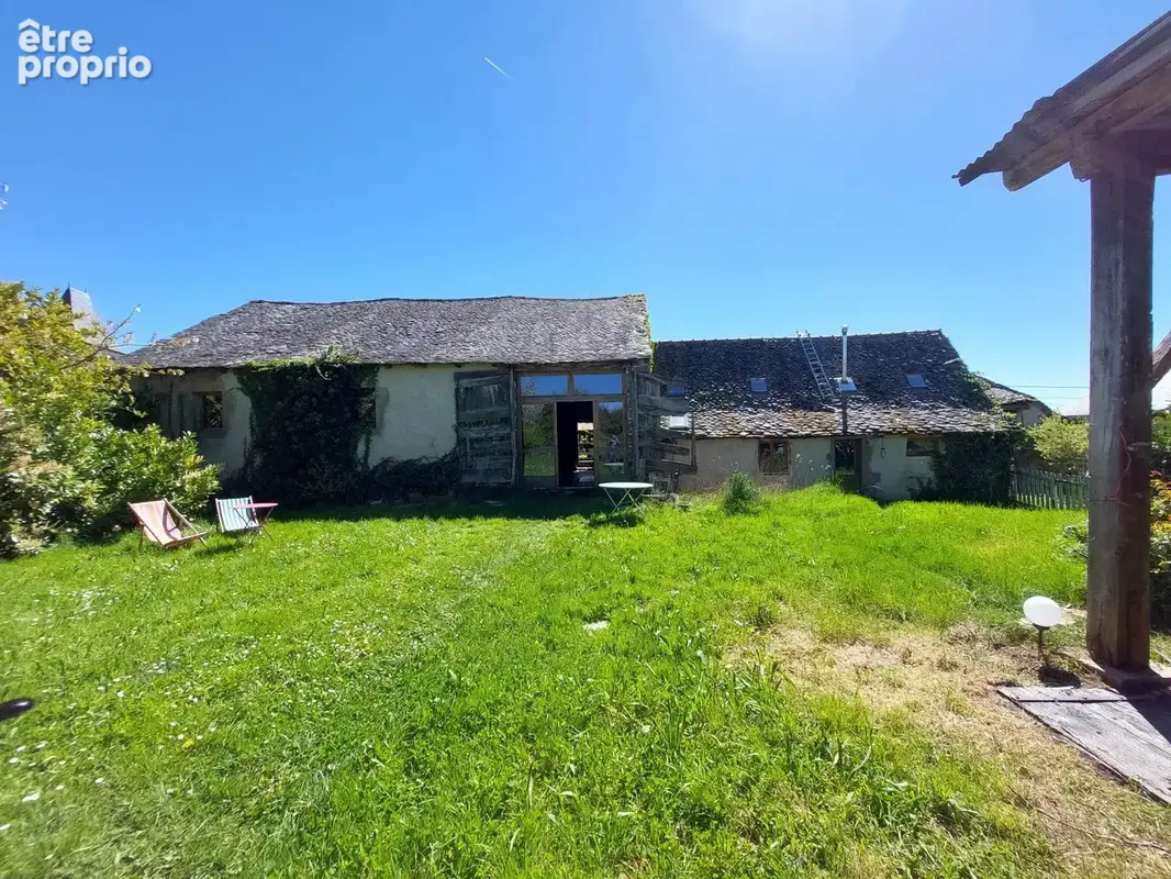 Corps de ferme avec presque un hectare de terrain et du potentiel - photo 2