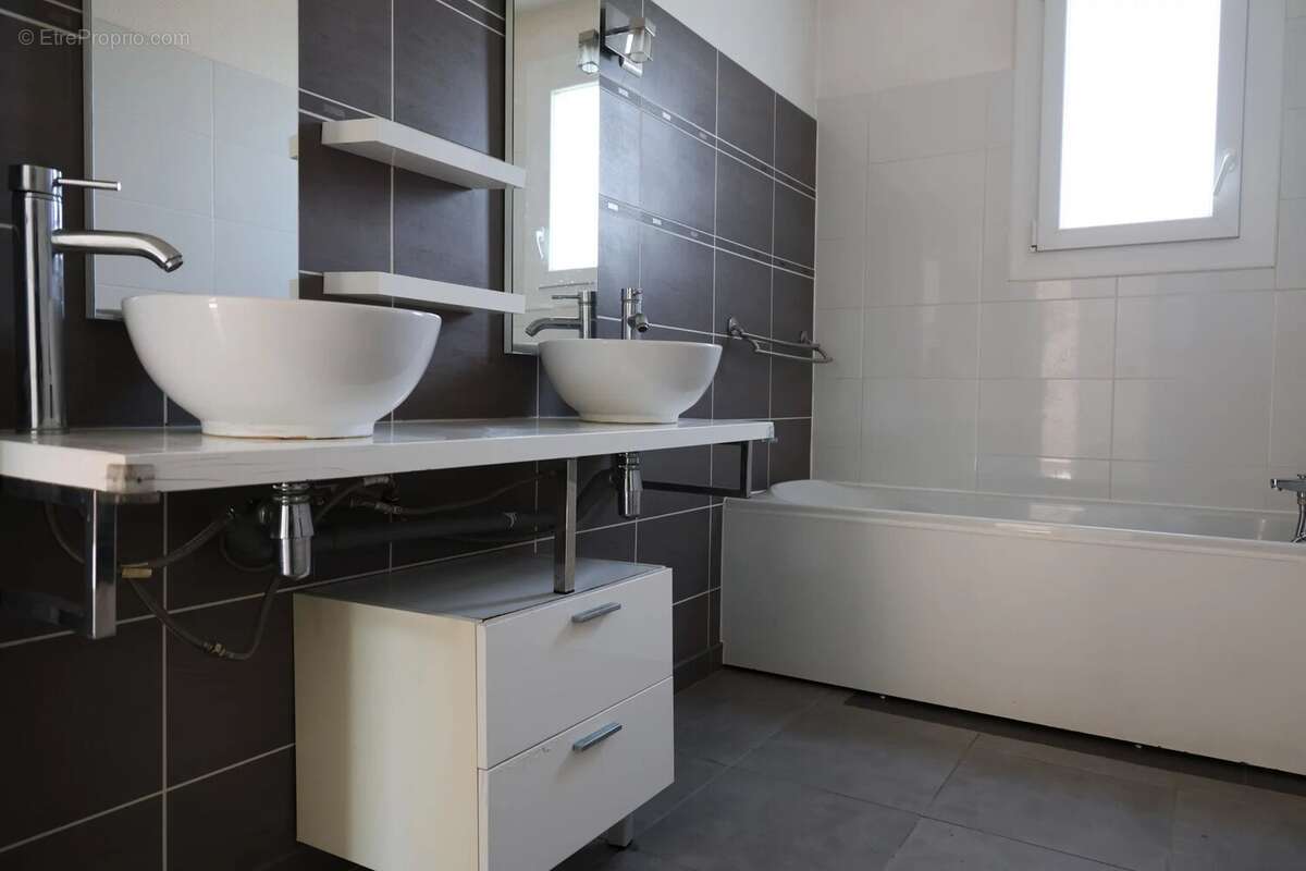 Maison à SAINT-SEBASTIEN-SUR-LOIRE