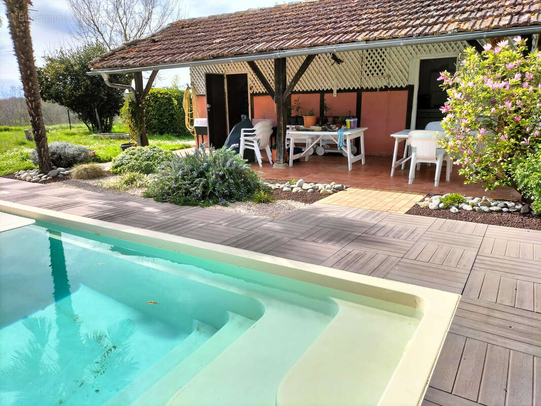 Maison à MONBARDON
