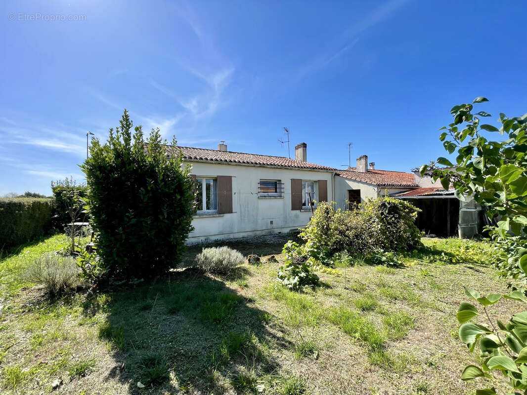 Maison à SAINT-SAVINIEN