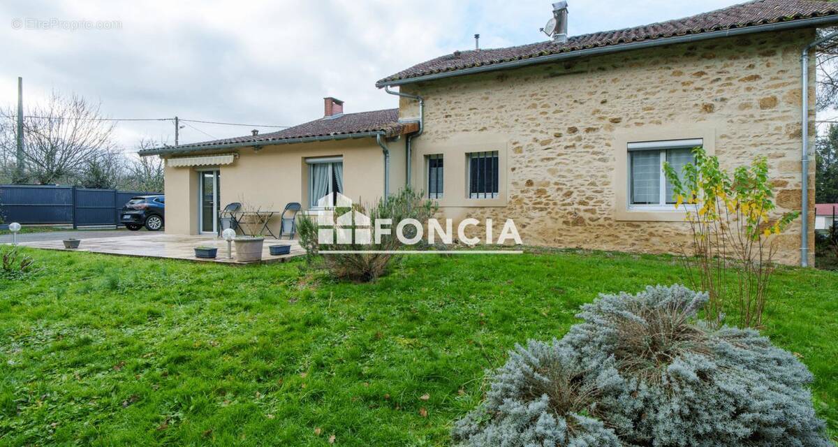 Maison à ORADOUR-SUR-GLANE