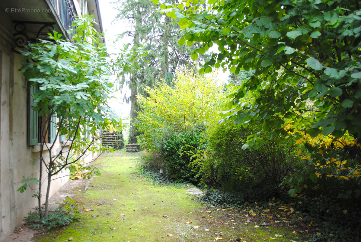 Maison à CHINDRIEUX