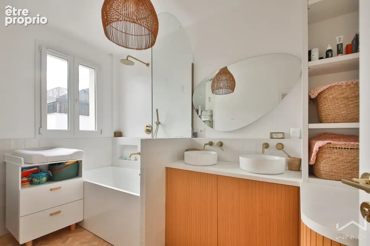 Rue de Lille à Neuilly sur Seine : un 3 pièces refait à neuf, au calme d'une allée privée - photo 10