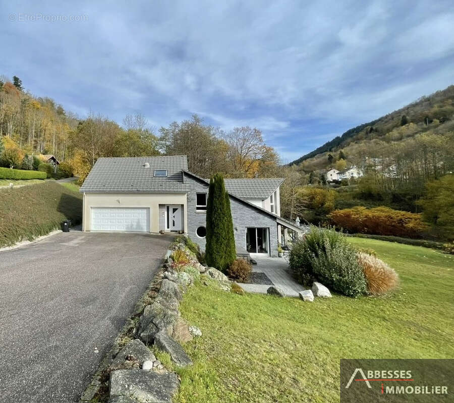 Maison à LA BRESSE