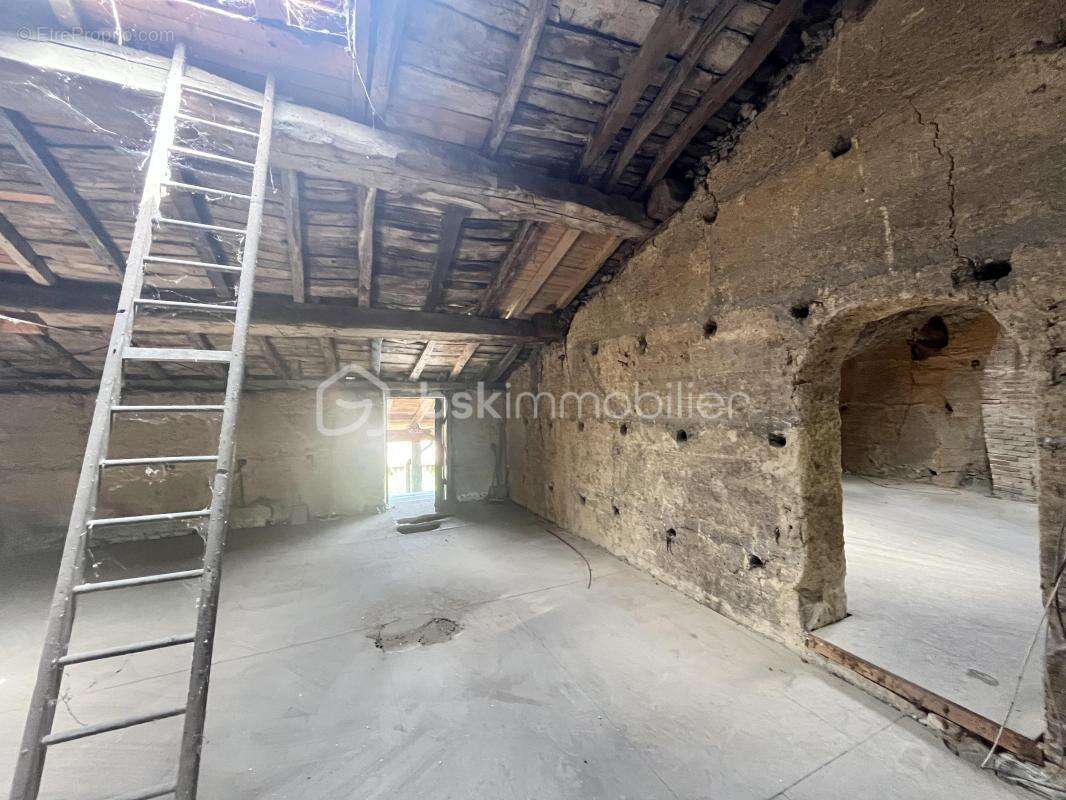 Appartement à CRECHES-SUR-SAONE