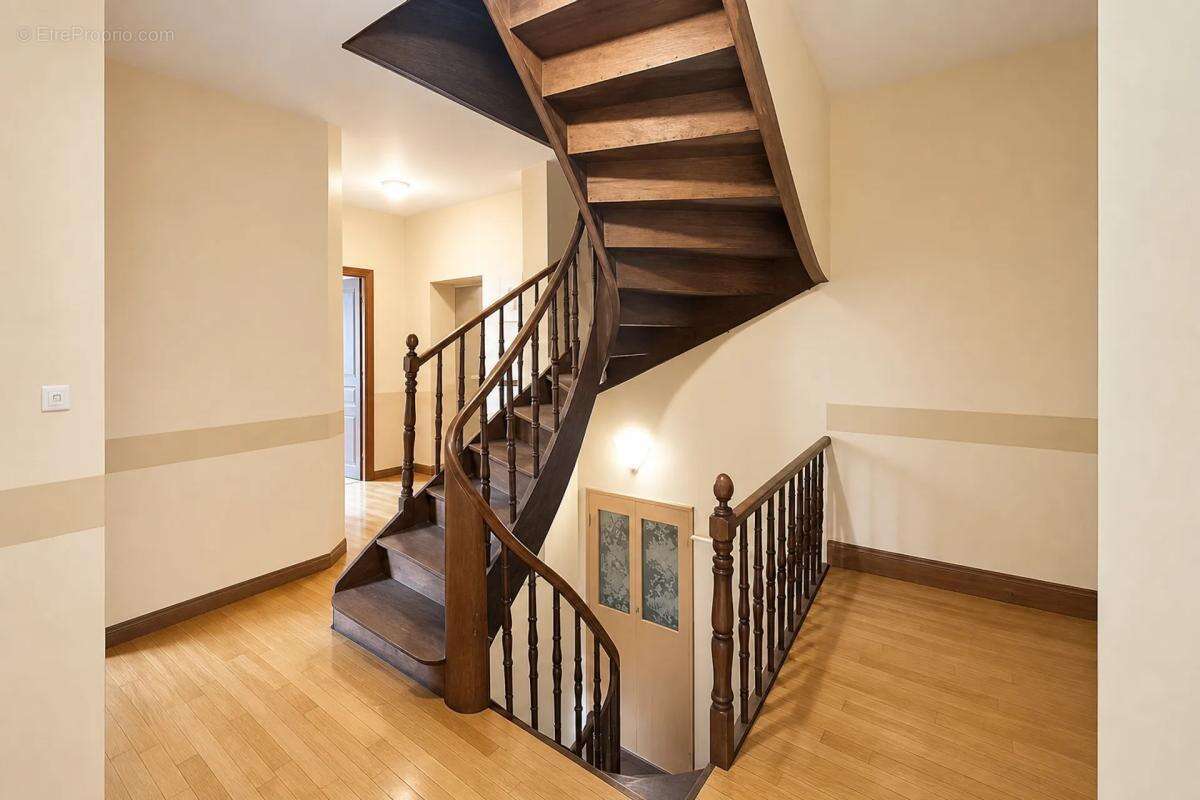 Spacieuse maison de 8 pièces à Murat-sur-Vèbre - photo 19