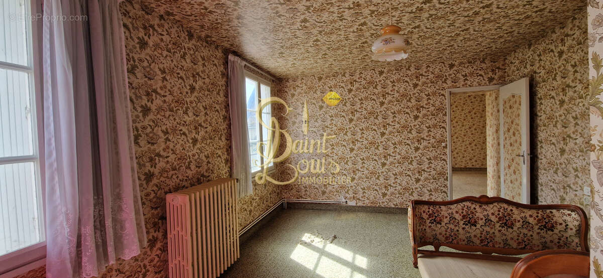 Maison à CHAMPIGNY-SUR-VEUDE