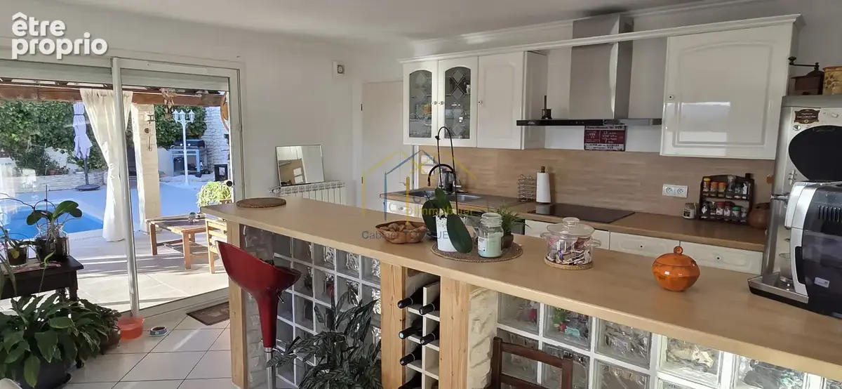 Grande villa avec 5 chambres, piscine et vue dégagée - photo 10