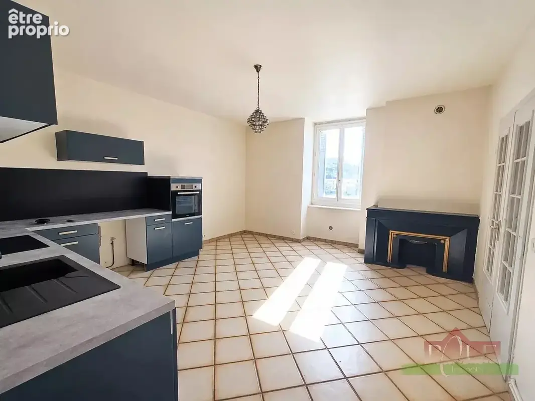 Coup de cœur à Vienne – T3 de caractère avec salon voûté, proche centre-ville - photo 7
