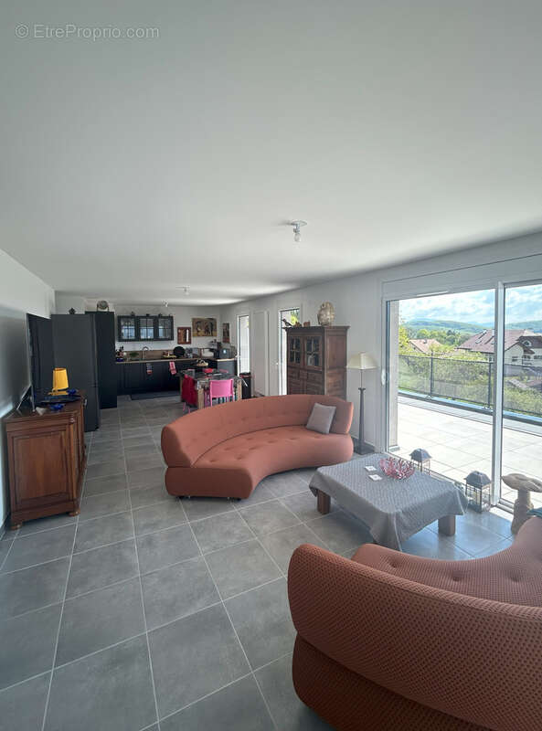 Appartement à CRUSEILLES