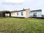 Maison à MONTREVAULT