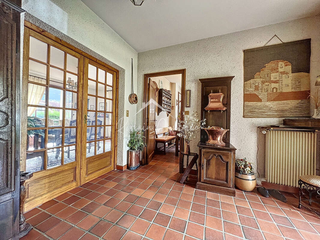 Maison à SAINT-GEORGES-DE-LUZENCON