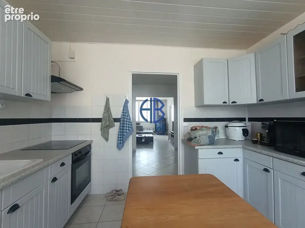 Appartement type 4, cave et garage et place de parking - photo 4