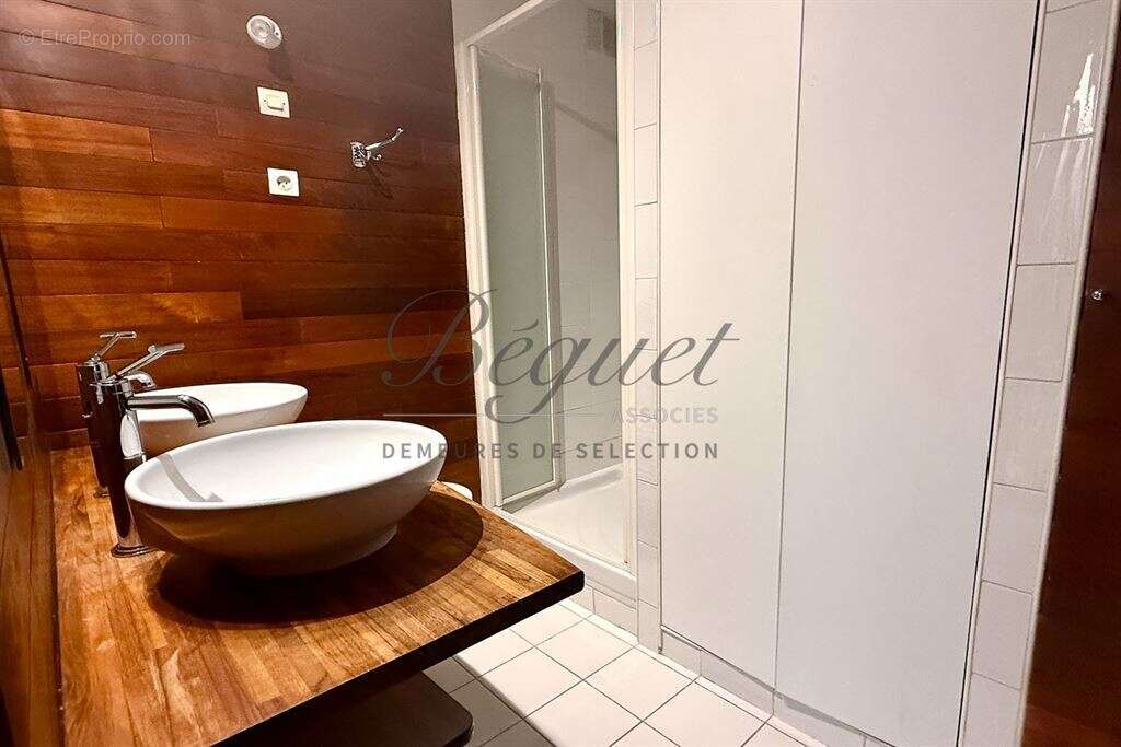Appartement à PARIS-15E