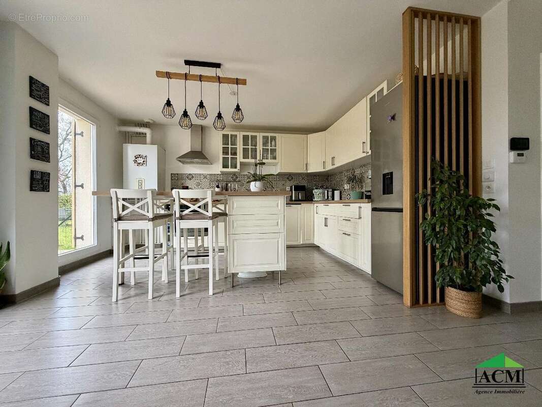 Maison à MERY-SUR-OISE