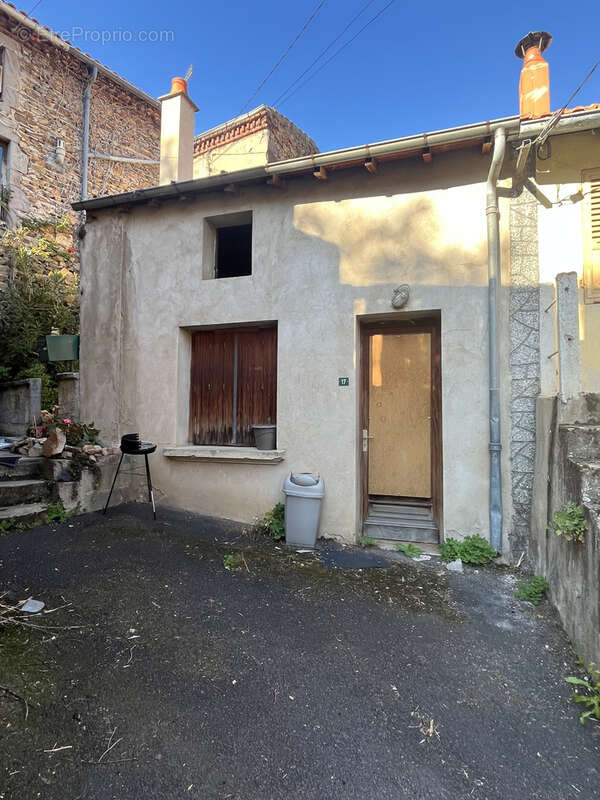 Maison à AUZAT-LA-COMBELLE