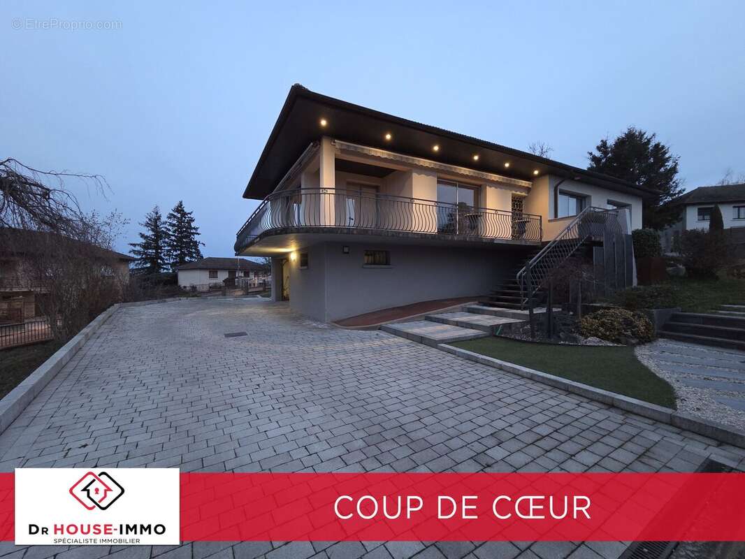 Maison à LA TOUR-DE-SALVAGNY