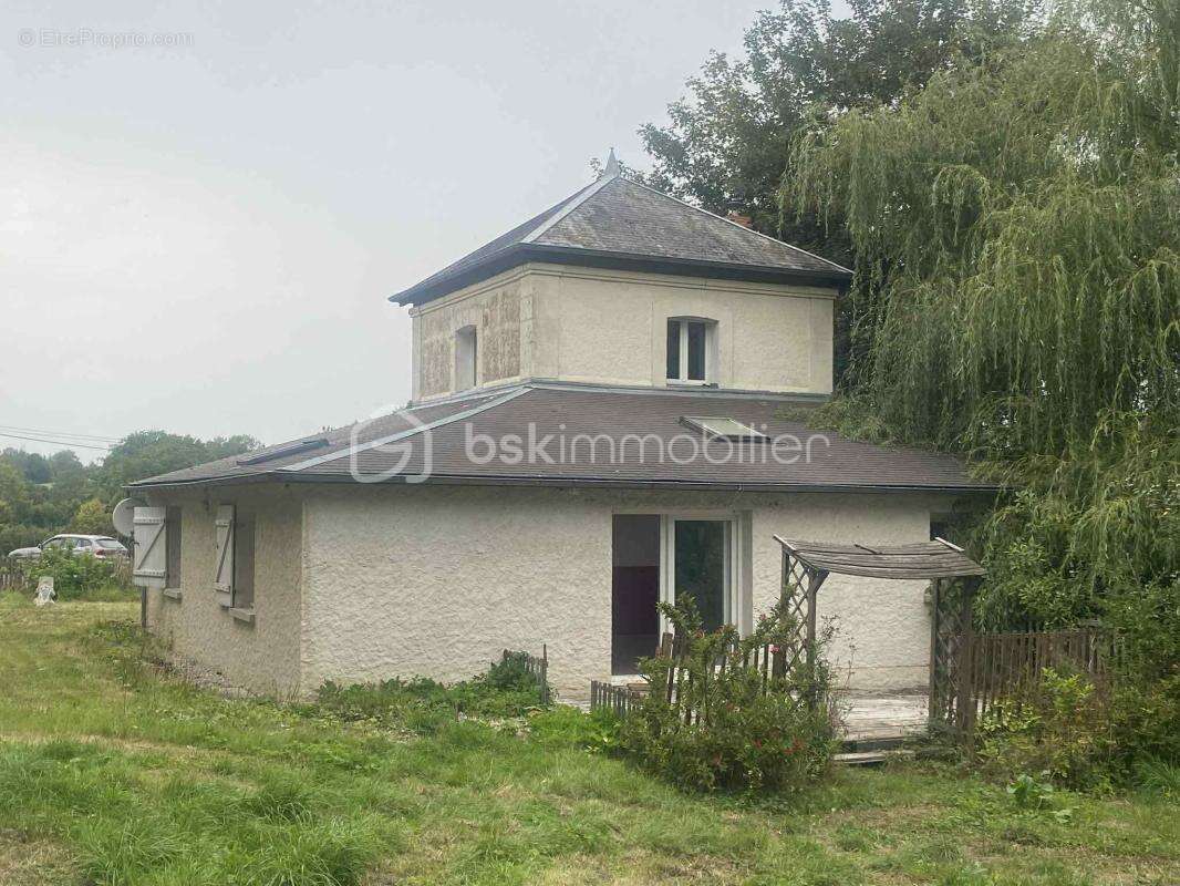 Maison à SAINTE-GAUBURGE-SAINTE-COLOMBE