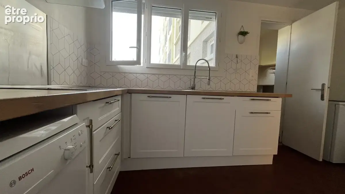 Appartement 4 pièces 76 m² à vendre à La Rochelle (17000) - photo 4