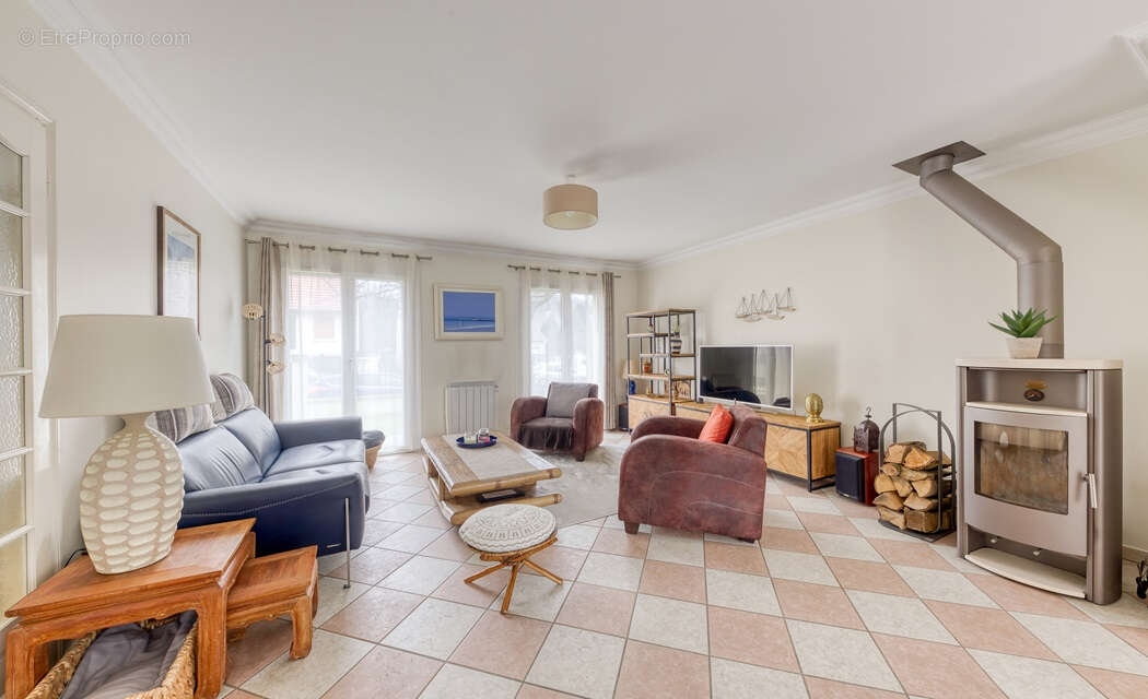 Maison à OZOIR-LA-FERRIERE