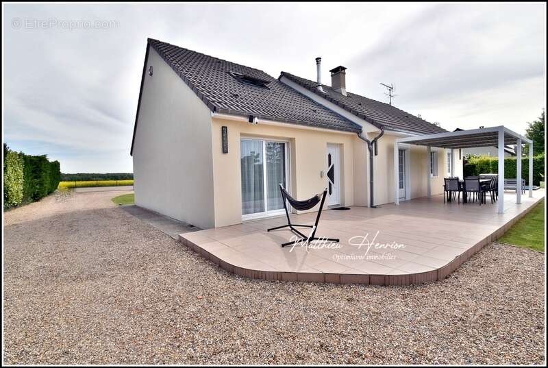 Maison à CIERREY