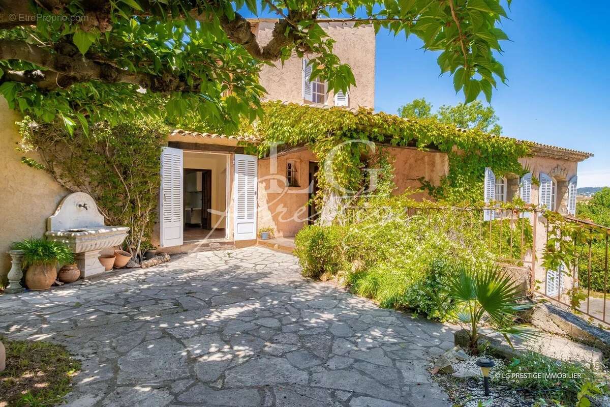 Maison à MANDELIEU-LA-NAPOULE