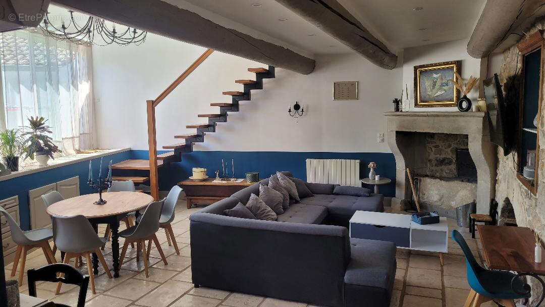 Maison à MONDRAGON