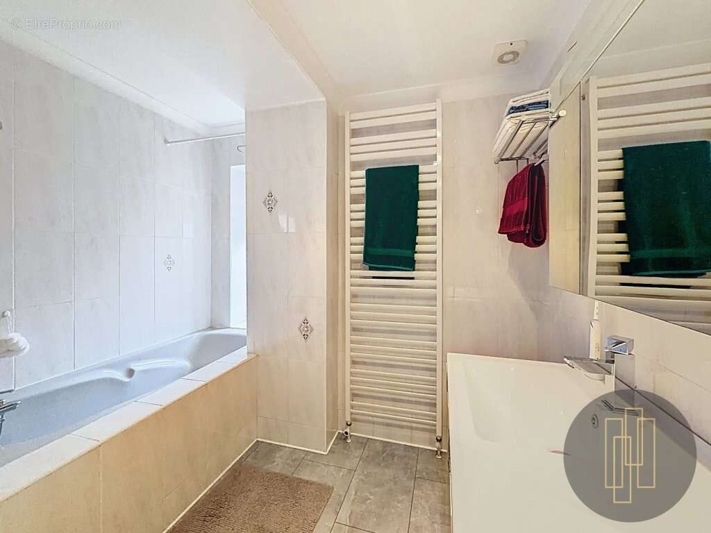 Exclusivité - Villefranche hypercentre - Appartement de charme - T4- 132.76 m² - photo 7