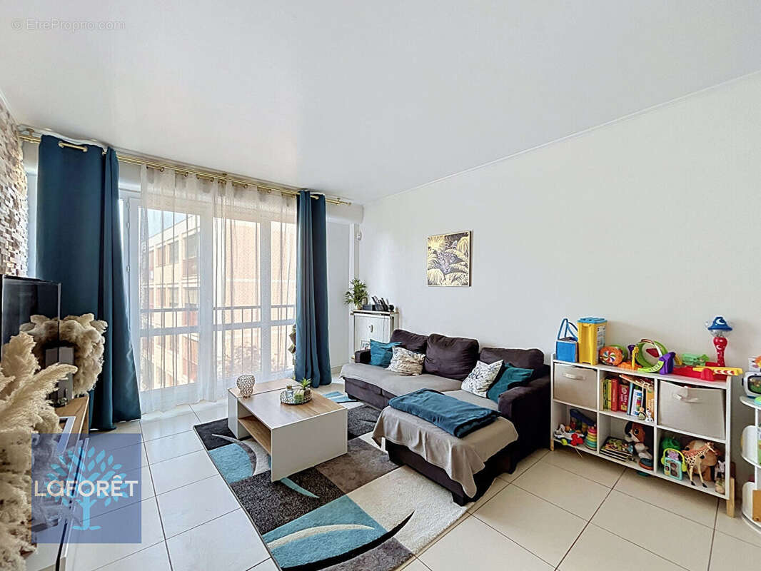 Appartement à CORBEIL-ESSONNES