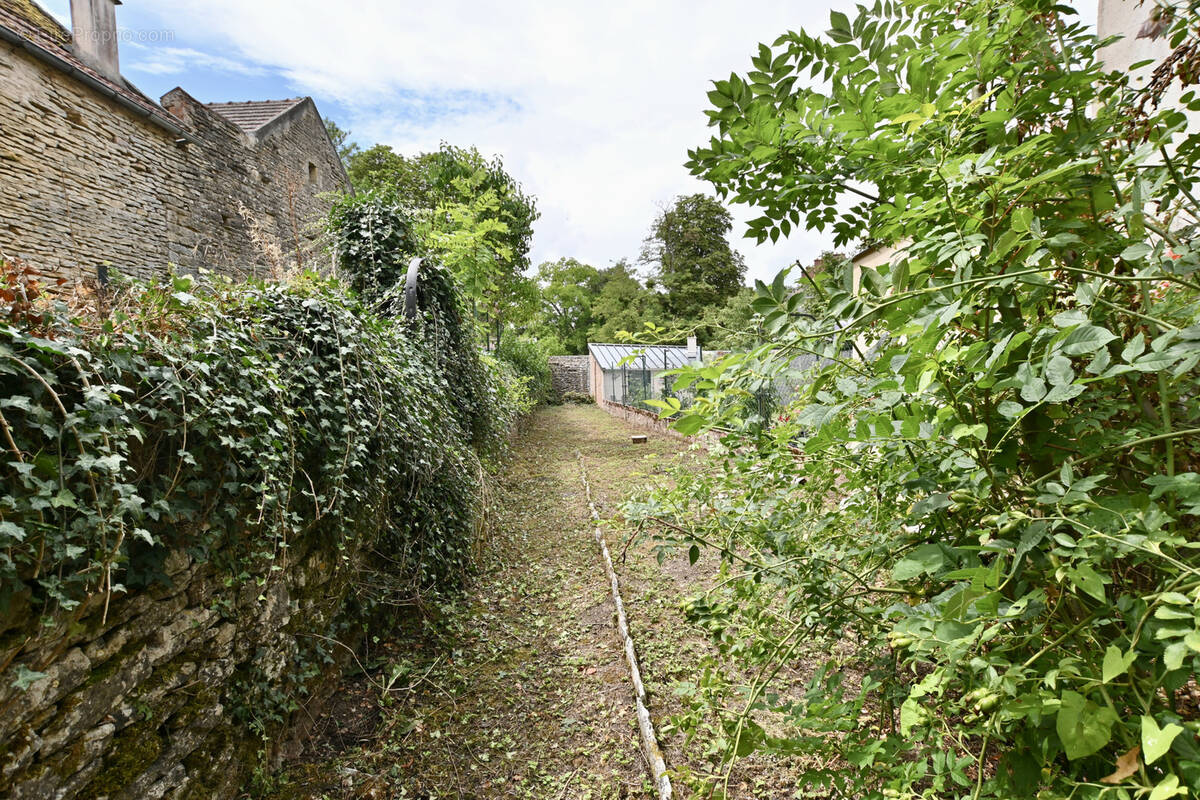 Maison à L'ISLE-SUR-SEREIN
