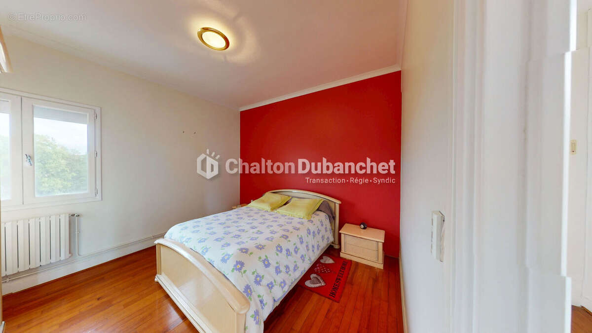 SAINT DENIS DE CABANNE (42) - Maison 6 pièces 175 m2 avec dépendances et terrain - photo 8