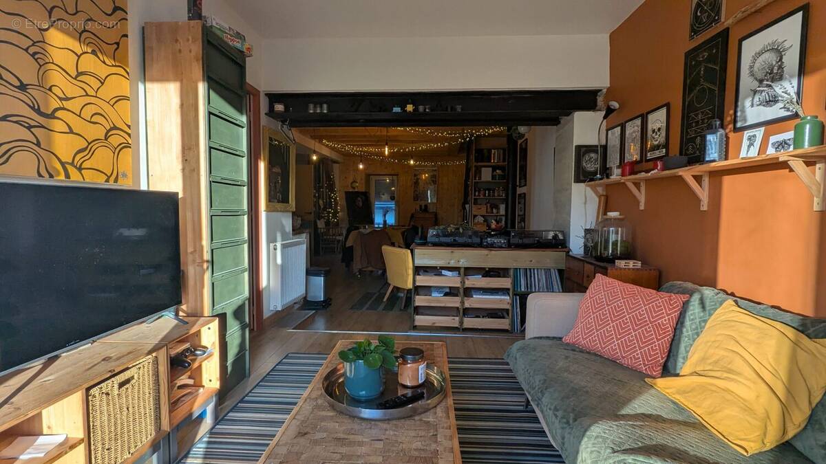 Appartement à CHENOVE