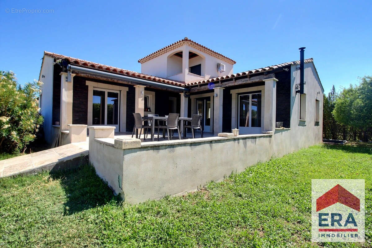 Maison à SAINTE-CECILE-LES-VIGNES
