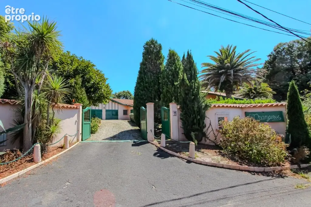 Arcangues - vue montagnes tres belle maison de plain pied  a rafraichir piscine - terrasse ? jardin ? garages - photo 3