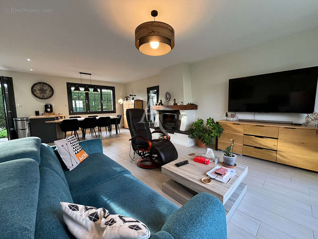 Maison à COMMEQUIERS