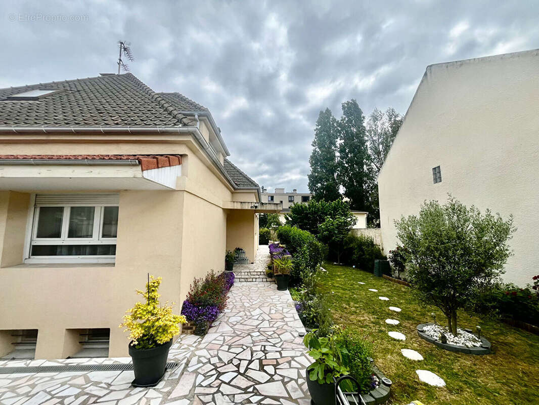 Maison à GARGES-LES-GONESSE