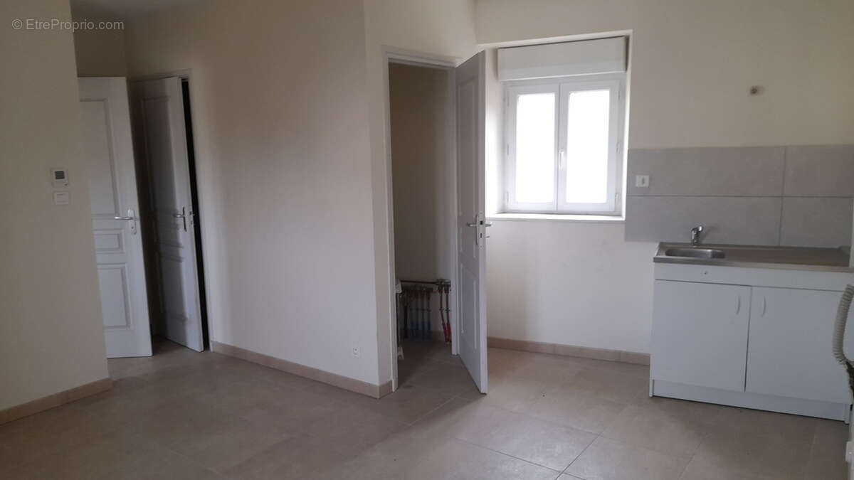 Appartement à BUSSIERE-GALANT