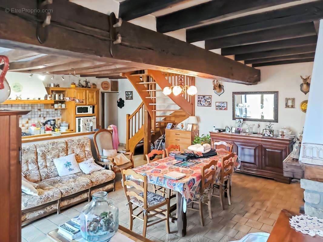 A SAISIR : ancien corps de ferme avec fort potentiel ! - photo 12