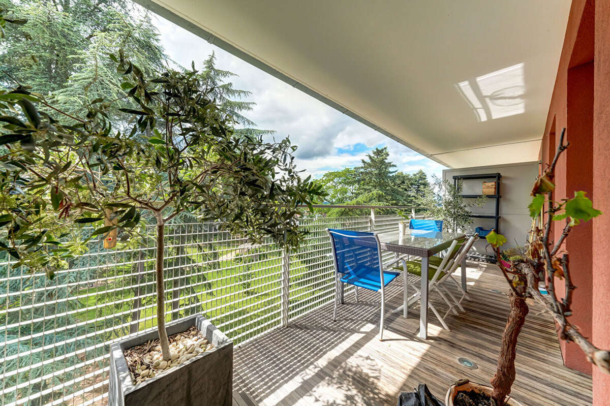 Appartement à DECINES-CHARPIEU