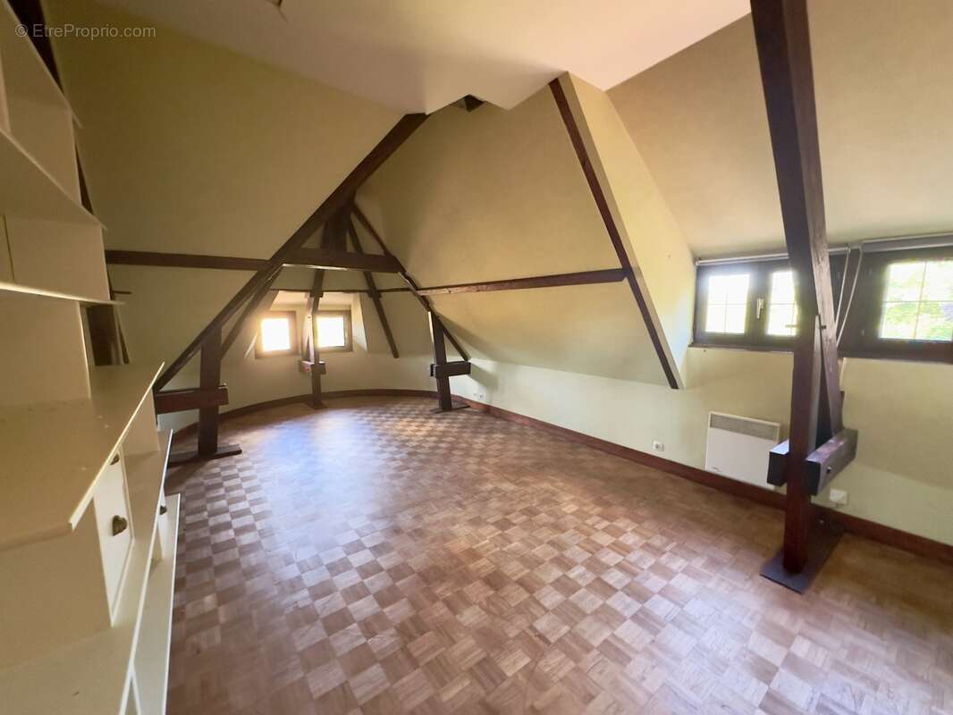 Maison 6 pièces avec terrain de 4 700 m² – Bord de rivière, belle vue sur la campagne – Bretteville-sur-Laize (14) - photo 8